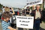 Demonstrace proti prodloužené Rudné.