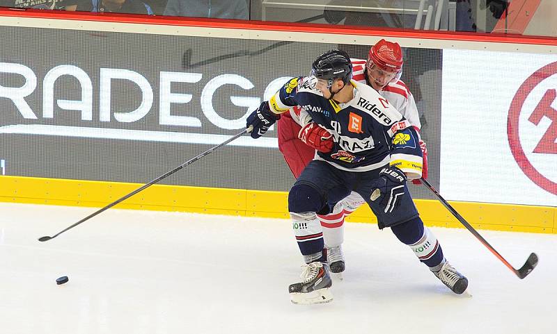 Steel Cup: Oceláři Třinec – Vítkovice 2:3.