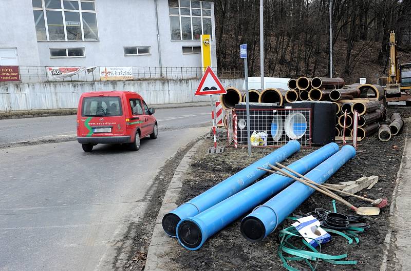 KRUHOVÝ OBJEZD. Poblíž radnice ve Slezské Ostravě vyroste nový kruhový objezd. Jde o první etapu moderního terminálu Hranečník. 