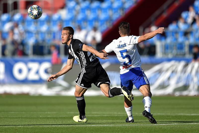 Utkání 9. kola první fotbalové ligy FORTUNA:LIGA, FC Baník Ostrava - SK Dynamo České Budějovice, 15. září 2019 v Ostravě. Na snímku (zleva) Filip Havelka a Adam Jánoš.