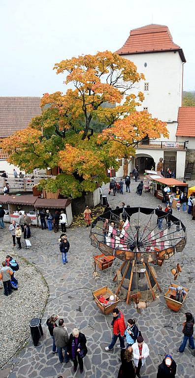 Vůně masových pochoutek se v sobotu linula kolem Slezskoostravského hradu. Uvnitř se totiž konal hodokvas.