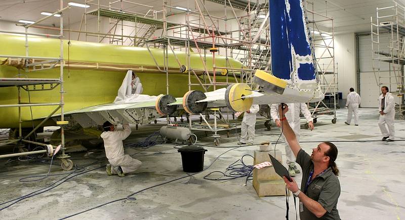 Lakovna společnosti Eirtech Aviation Czech Republic na mošnovském letišti.