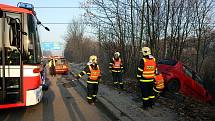 Hromadná nehoda devíti aut zkomplikovala ve středu ráno a dopoledne dopravu na frekventované Rudné ulici v Ostravě-Zábřehu.