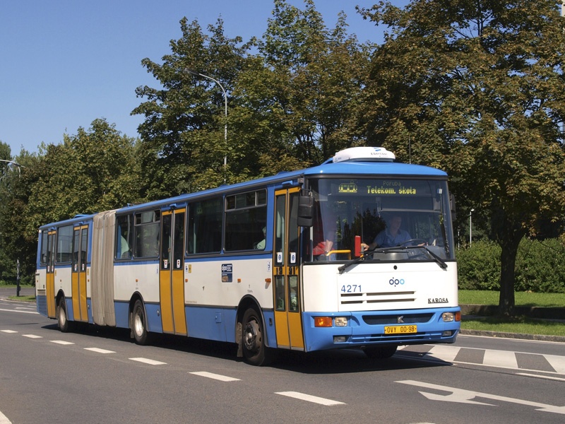 Legendární autobusy Karosa v Ostravě dojezdily. Příště už jen bez schodů -  Novojičínský deník