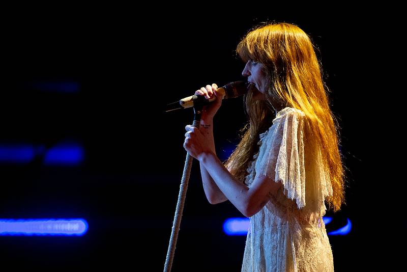 Hudební festival Colours of Ostrava 2019 v Dolní oblasti Vítkovice, 17. července 2019 v Ostravě. Na snímku kapela Florence and the Machine.