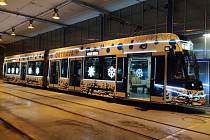 Vánoční tramvaj pro Ostravu, listopad 2023.