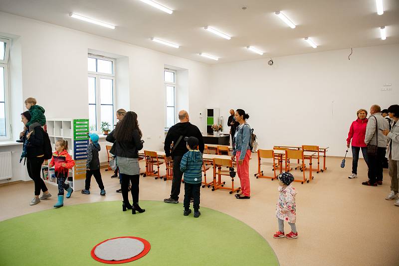 Slavnostní otevření zrekonstruované školy a nové školky ve Zbyslavicích před začátkem školního roku 2021/2022.