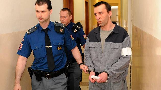 Štefan Václavek se domáhal obnovy svého procesu. Nakonec neuspěl. Paradoxně by mu v opačném případě hrozil přísnější trest, než který původně dostal. 
