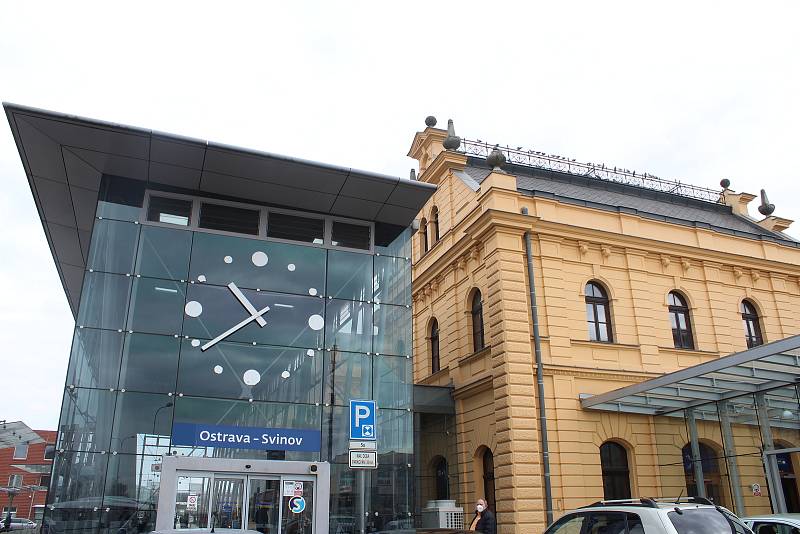 Vlakové nádraží v Ostravě-Svinově. Archivní snímek Deníku.