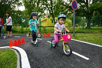 Ostravské děti se po návratu do mateřských a základních škol mohou věnovat také dopravní výchově, každoročně ji financuje město.