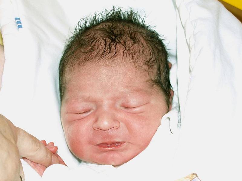 Johan Halfar, 8. 6. 2011, 3270 g, 49 cm, Mokré Lazce.