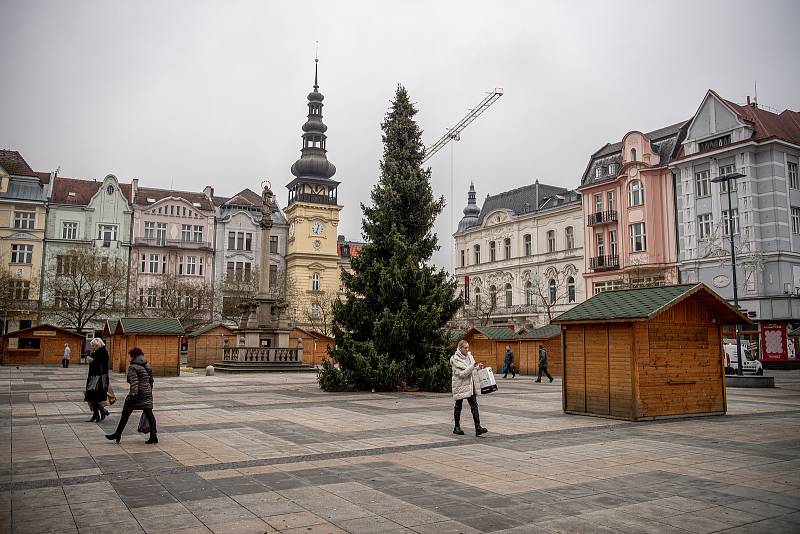 Příjezd vánoční strom na Masarykovo náměstí, 23. listopadu 2022, Ostrava.