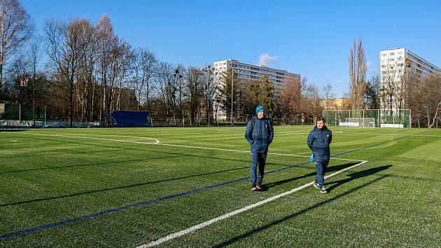 Nového hřiště s umělou trávou v areálu ZŠ J. Šoupala v Porubě, které vybudoval nově vzniklý spolek Ostravská sportovní.