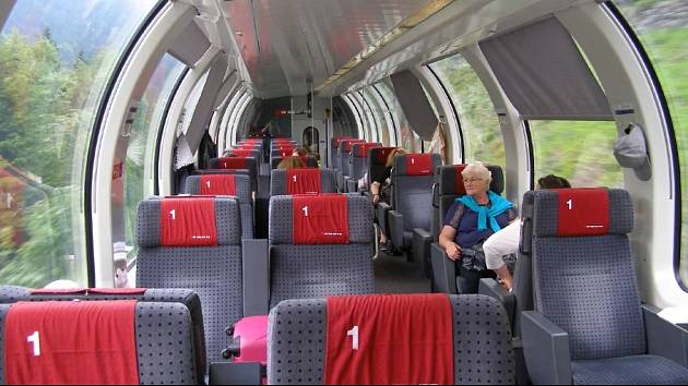 Na české železnici se nově objeví panoramatický vůz švýcarských spolkových drah SBB.