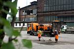 Mumraj jako v obřím mraveništi nyní panuje v ostravské Dolní oblasti Vítkovic. Vrcholí zde přípravy na jedenáctý ročník festivalu Colours of Ostrava. 