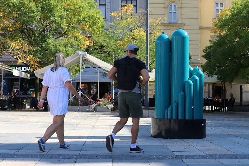 Nová výstava v Ostravském muzeu mapuje výrobu ocelových lahví ve Vítkovicích. Srpen 2021.