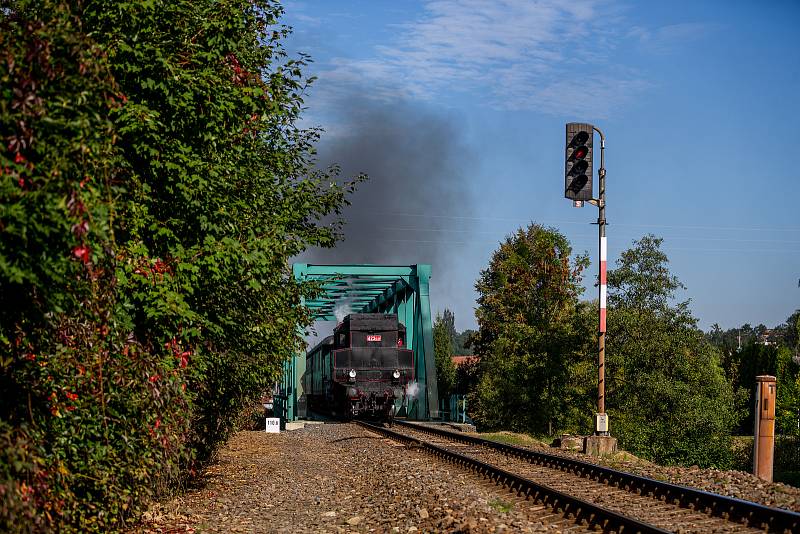 U příležitosti výročí 150 let trati Ostrava – Frýdlant nad Ostravicí se v neděli 26. září 2021 mohli cestující svézt parním vlakem. V čele vlaku jela  parní lokomotiva Velký bejček z roku 1924.