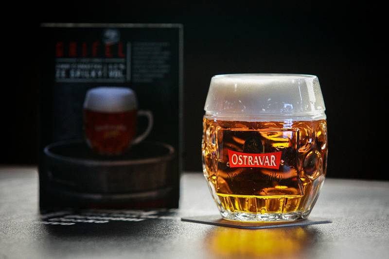 Speciální čtrnáctistupňové pivo Ostravaru s názvem Grifel je podle vrchního sládka ideální pivo na zimu. 