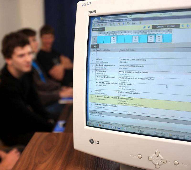 Na Wichterlově gymnáziu zavedli začátkem školního roku systém elektronické třídní knihy.