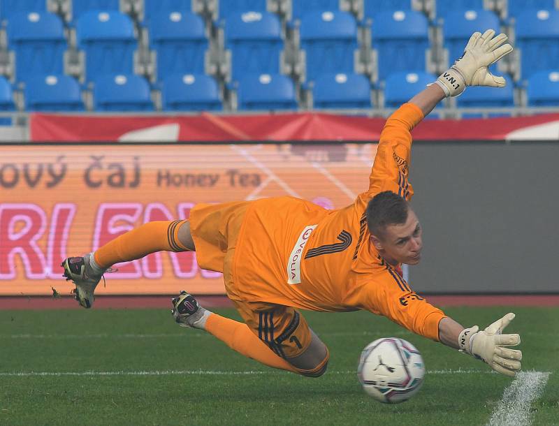 Fotbalisté Baníku Ostrava zakončili letošní ligovou sezonu derby s Karvinou.