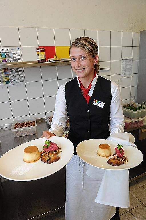 Devětašedesát receptů poslali do prvního ročníku kulinářské soutěže „Jak šmakuje Moravskoslezsko“ obyvatelé kraje. Ty pak hodnotila odborná porota. Zasedl v ní například i Tokio Okamura. 