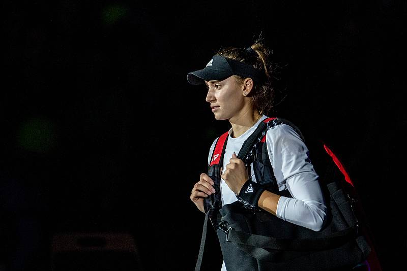 Tenisový turnaj žen WTA Agel Open 2022, 7. října 2022, Ostrava. Elena Rybakina (KAZ) (na snímku) a Petra Kvitová (ČR).