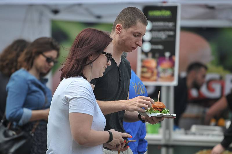 Festival. Lidé, kteří zavítají na Burger festival, měli z čeho vybírat.