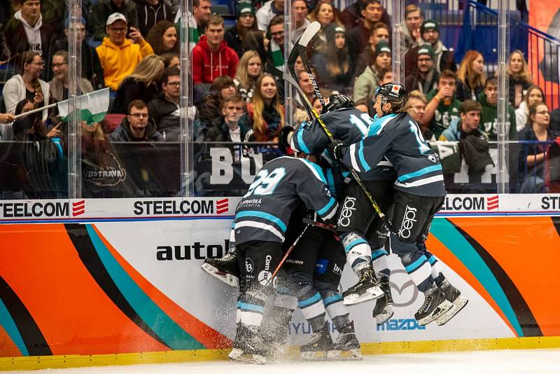 Ostravské hokejové derby - duel týmů Ostravské univerzity a Vysoké školy báňské –Technické univerzity Ostrava, 30. října 2019 v Ostravar Aréně.