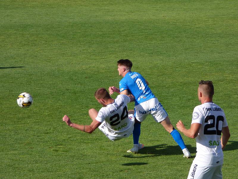 Fotbalisté Baníku Ostrava (v modrém) v přípravném utkání proti brněnské Líšni.