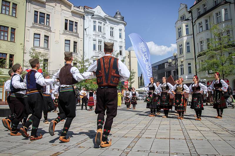 XXI. ročník mezinárodního festivalu městských folklorních souborů odstartoval v pondělí 13. srpna v Ostravě.