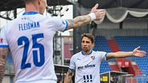 Fotbalisté Baníku Ostrava (v modro-bílém) v duelu 28. kola FORTUNA:LIGY s Mladou Boleslaví (2:1). Jiří Fleišman a Adam Jánoš.