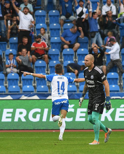 Fotbalisté Baníku Ostrava (v bílém) v utkání 3. kola FORTUNA:LIGY proti Trinity Zlín.