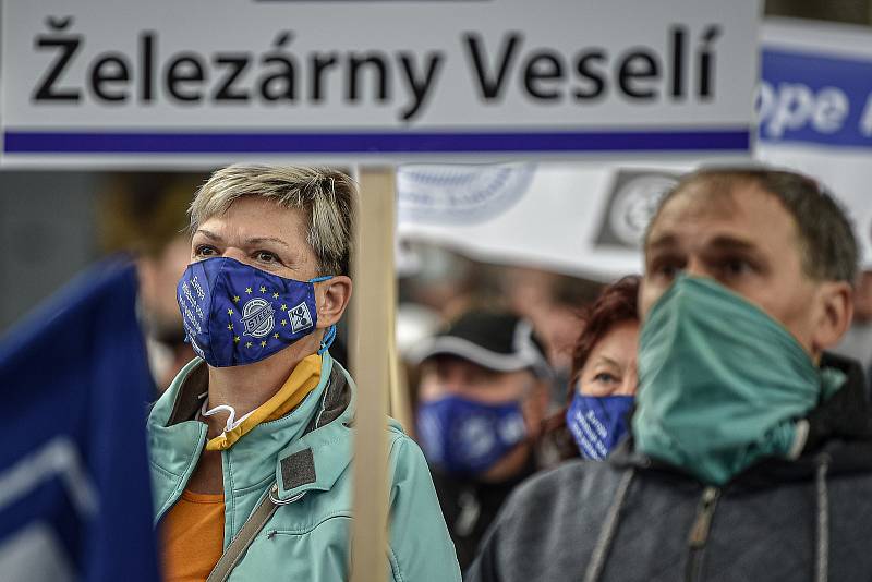 Demonstrace za obranu evropského ocelářského průmyslu v Dolní oblasti Vítkovic, 1. října 2020 v Ostravě.