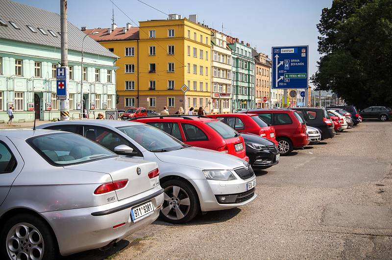 Parkování v Ostravě. Ilustrační foto.