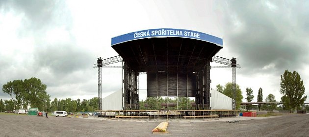 Stavební přípravy v těchto dnech v areálu Dolní oblasti Vítkovic finišují. Colours of Ostrava 2013 vypukne už ve čtvrtek 18. července.