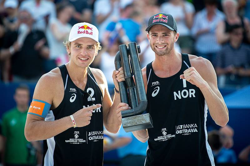 FIVB Světové série v plážovém volejbalu J&T Banka Ostrava Beach Open, 2. června 2019 v Ostravě. Finále muži, (1) Anders Berntsen Mol, (2) Christian Sandlie Sorum.