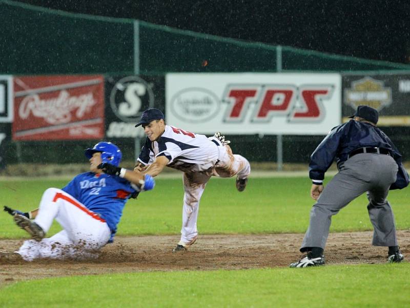 MS univerzitních týmů v baseballu.