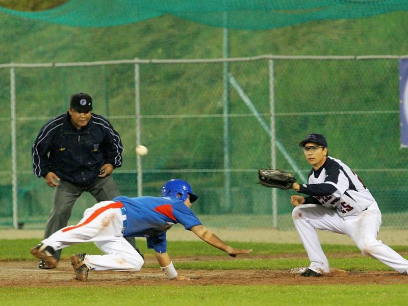 MS univerzitních týmů v baseballu.