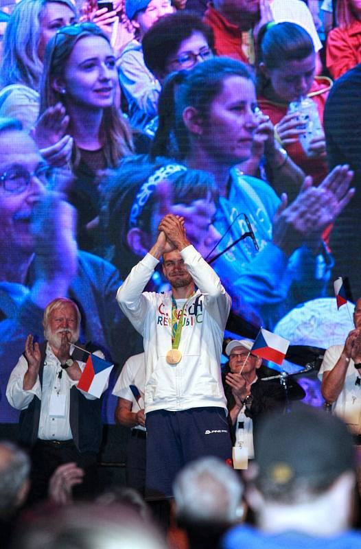 Bronzový medailista Ondřej Synek navštívil olympijský park v Ostravě.