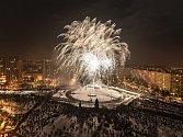 Tradiční novoroční ohňostroj v Ostravě-Jihu. 