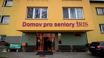 V domově pro seniory Iris v Ostravě se objevil koronavirus (COVID-19) u tamní zaměstnankyně, 31. března 2020.