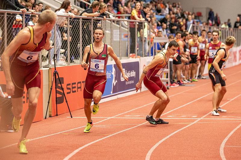 Halové mistrovství ČR mužů a žen v atletice, 23. února 2020 v Ostravě. Štafeta 4 x 200m muži Patrik Šorm (TJ Dukla Praha), Pavel Maslák (TJ Dukla Praha) a Jiří Kubeš (TJ Dukla Praha).