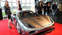 Koenigsegg Agera. Unikátní vůz v hodnotě 1 000 000 EUR představil ve čtvrtek veřejnosti prodejce luxusních vozu AR Cars v Ostravě-Hrabové.