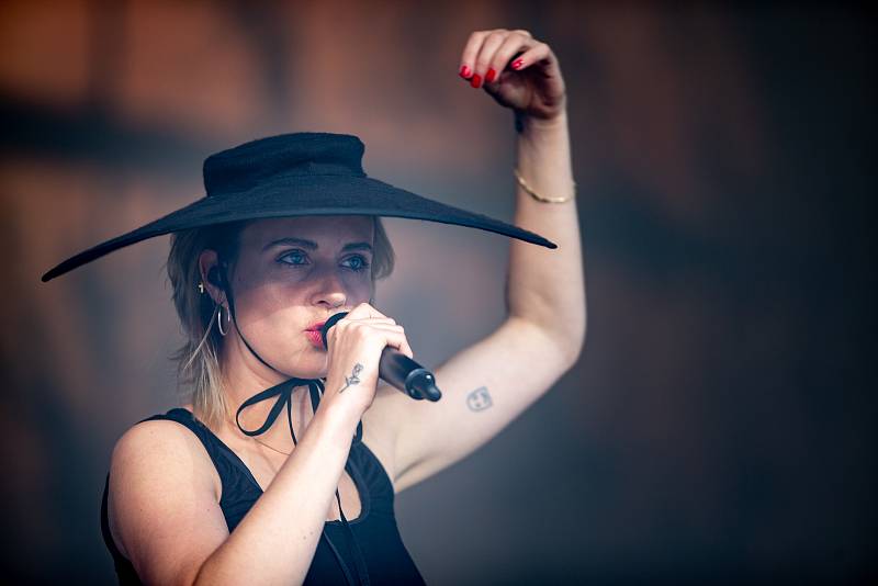Hudební festival Colours of Ostrava 2019 v Dolní oblasti Vítkovice, 17. července 2019 v Ostravě. Na snímku Dánská zpěvačka MØ, celým jménem Karen Marie Aagaard Ørsted.