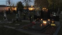Dušičkový čas, hřbitov v Ostravě-Mariánských Horách a Hulvákách, 28. 10. 2022.