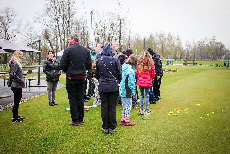 Zahájení golfové sezóny v Golf Park Lhotka.