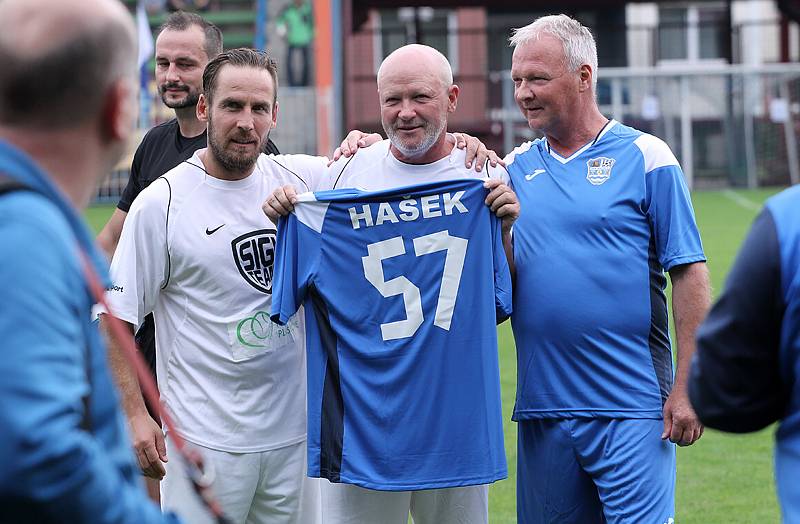 Členové Sigi Teamu v Havířově. Zleva Miroslav Matušovič, Ivan Hašek a předseda fotbalového Havířova Bronislav Šimša.