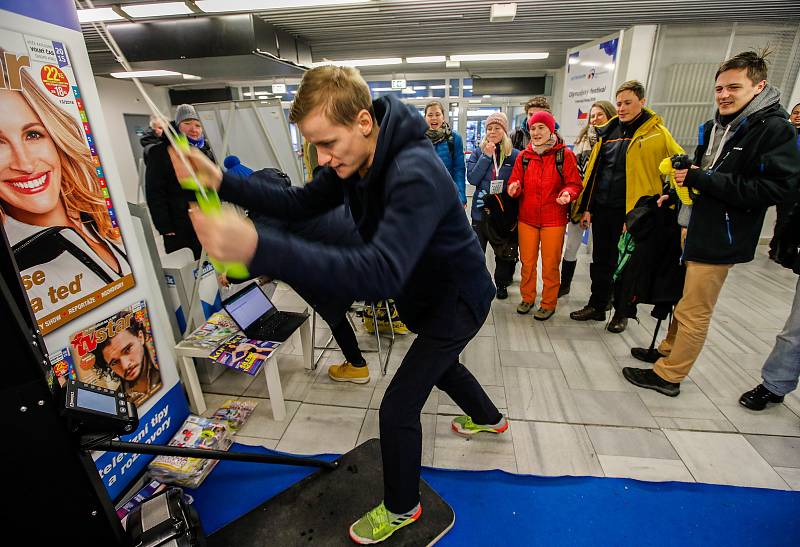 Olympijský festival v Ostravě, stan deníku, běžecký simulátor, 16. února