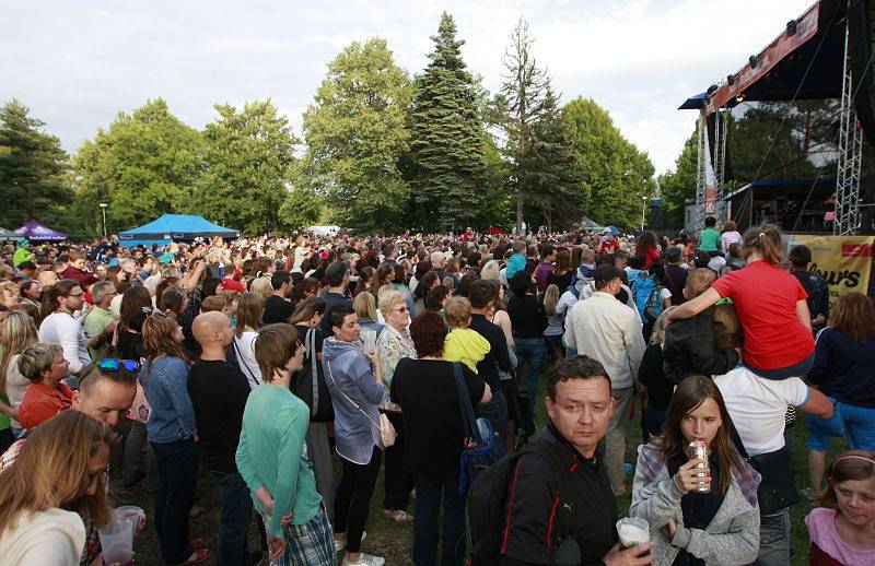 Dvoudenní Festival v ulicích dokázal po dva dny zaplnit centrum Ostravy, stejně tak okolní ulice, nábřeží u řeky Ostravice i areál výstaviště Černá louka.