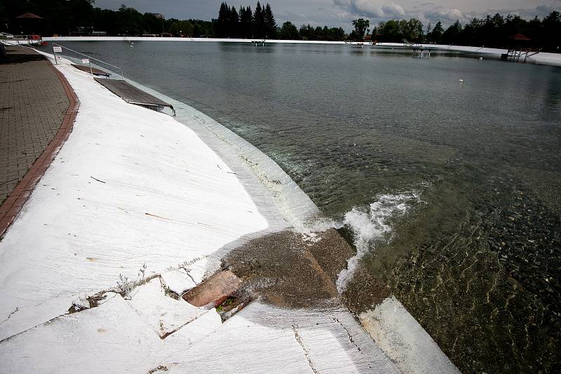 Příprava Letního koupaliště Ostrava-Poruba, květen 2019.